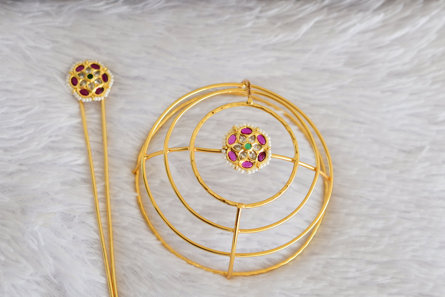 Gold tone kemp-green bun cage-hair accessory with stick Dj-52333