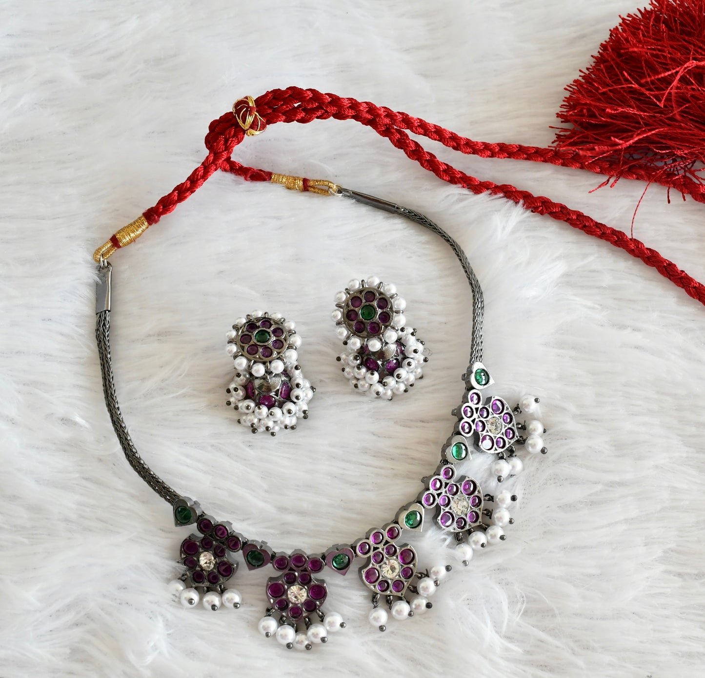 Black finish precious kemp-green-white pearl necklace set dj-53351