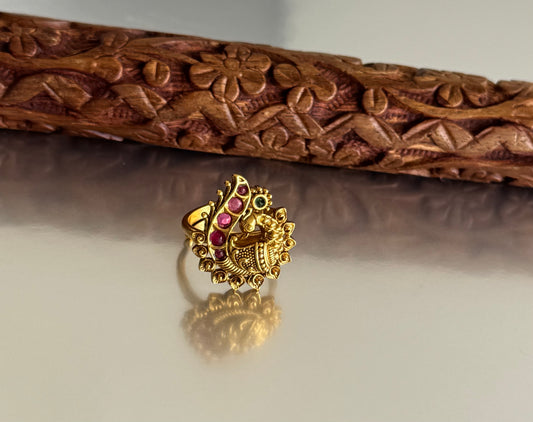 Antique gold tone kemp-green peacock adjustable finger ring dj-51401
