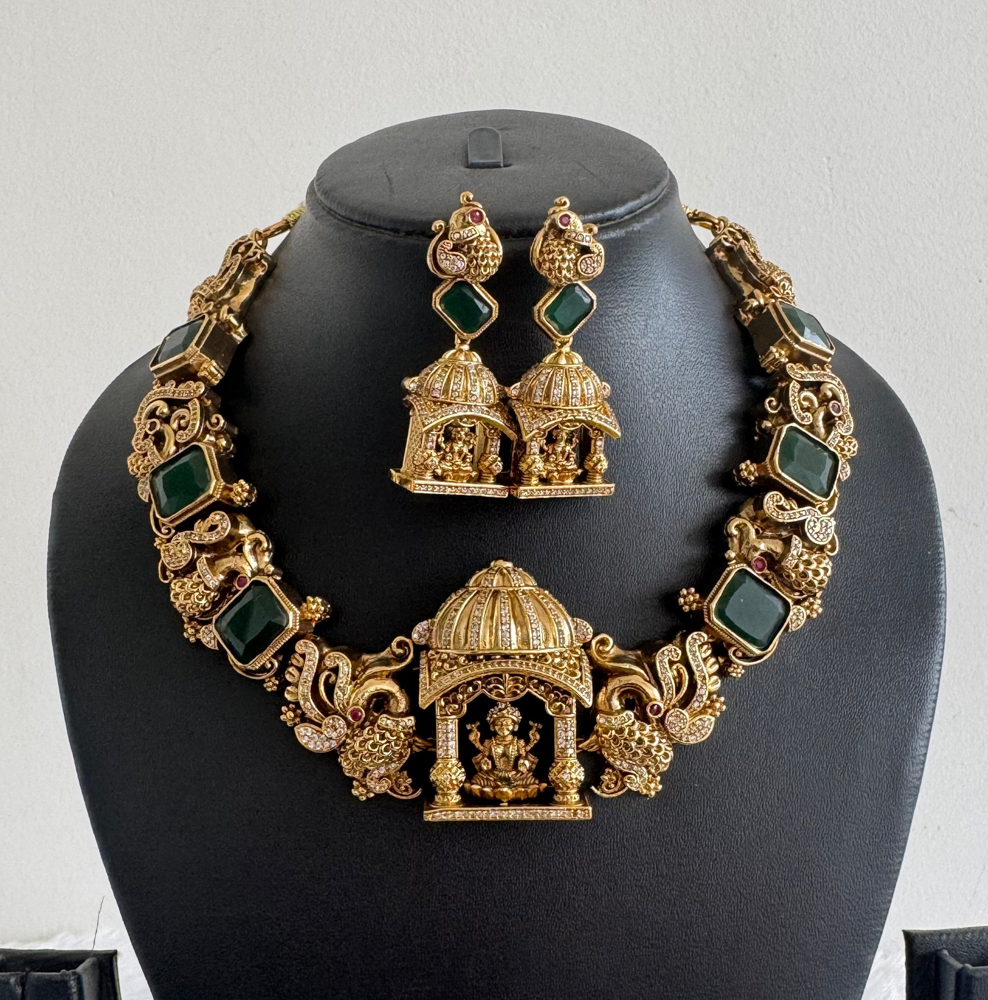 Matte finish green-white lakshmi peacock nakshi necklace set dj-52146