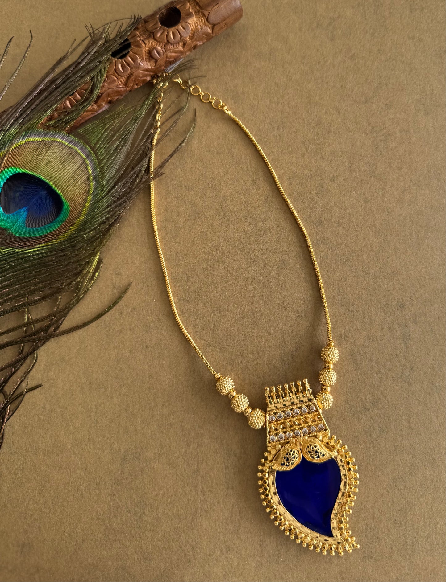 Gold tone blue-white kerala style mango kodi necklace dj-51698