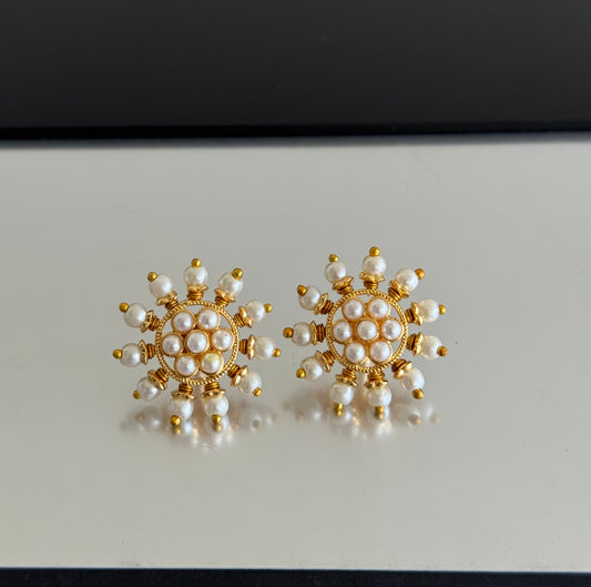 Gold tone pearl round beaded stud/earrings dj-51600