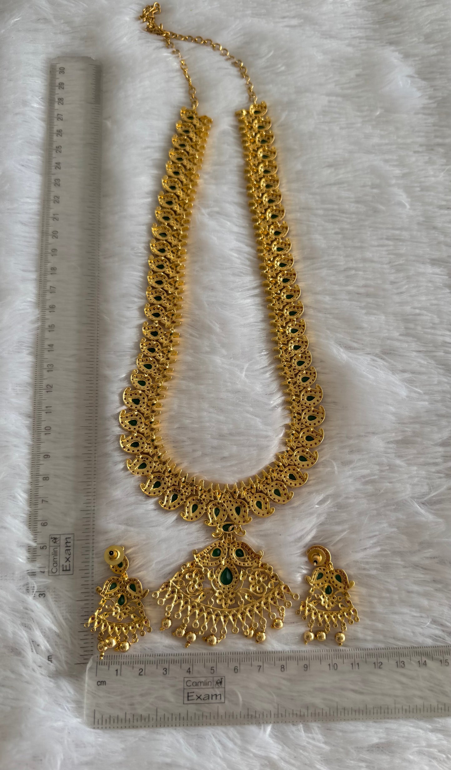 Gold tone ruby-emerald-white mango haar set dj-52150