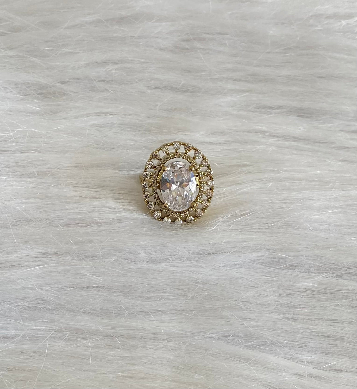 Antique gold tone cz white stone finger ring dj-55038