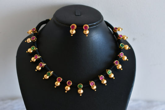 Matte finish kemp-green black silk thread necklace set dj-52406