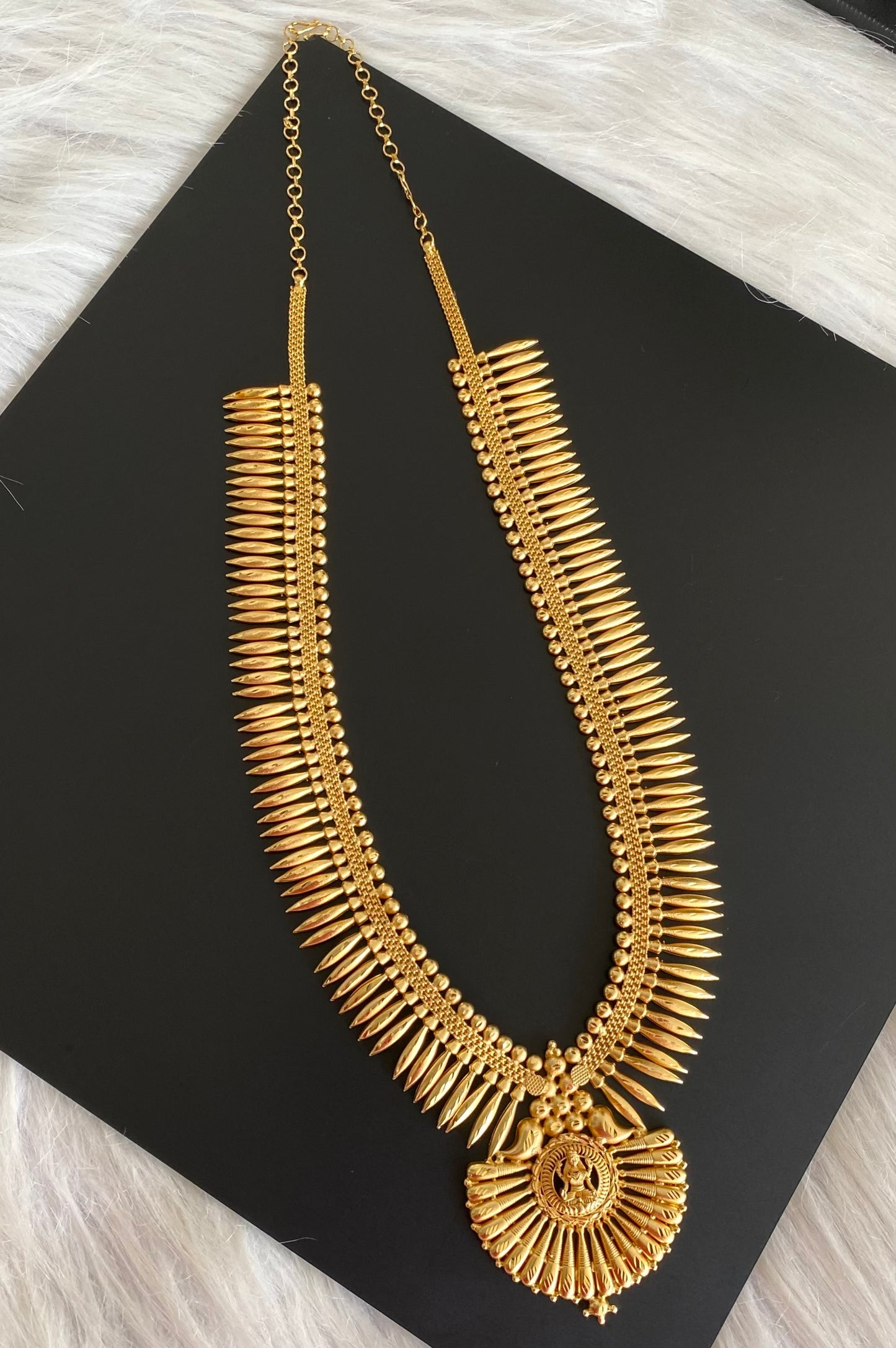 Gold tone kerala style mulla mottu lakshmi haar dj-54141