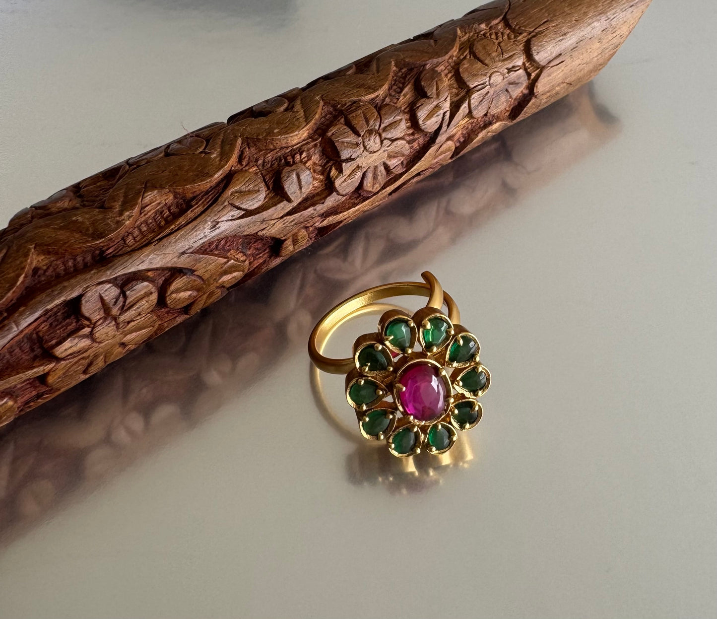 Matte finish kemp-green flower adjustable finger ring dj-51399