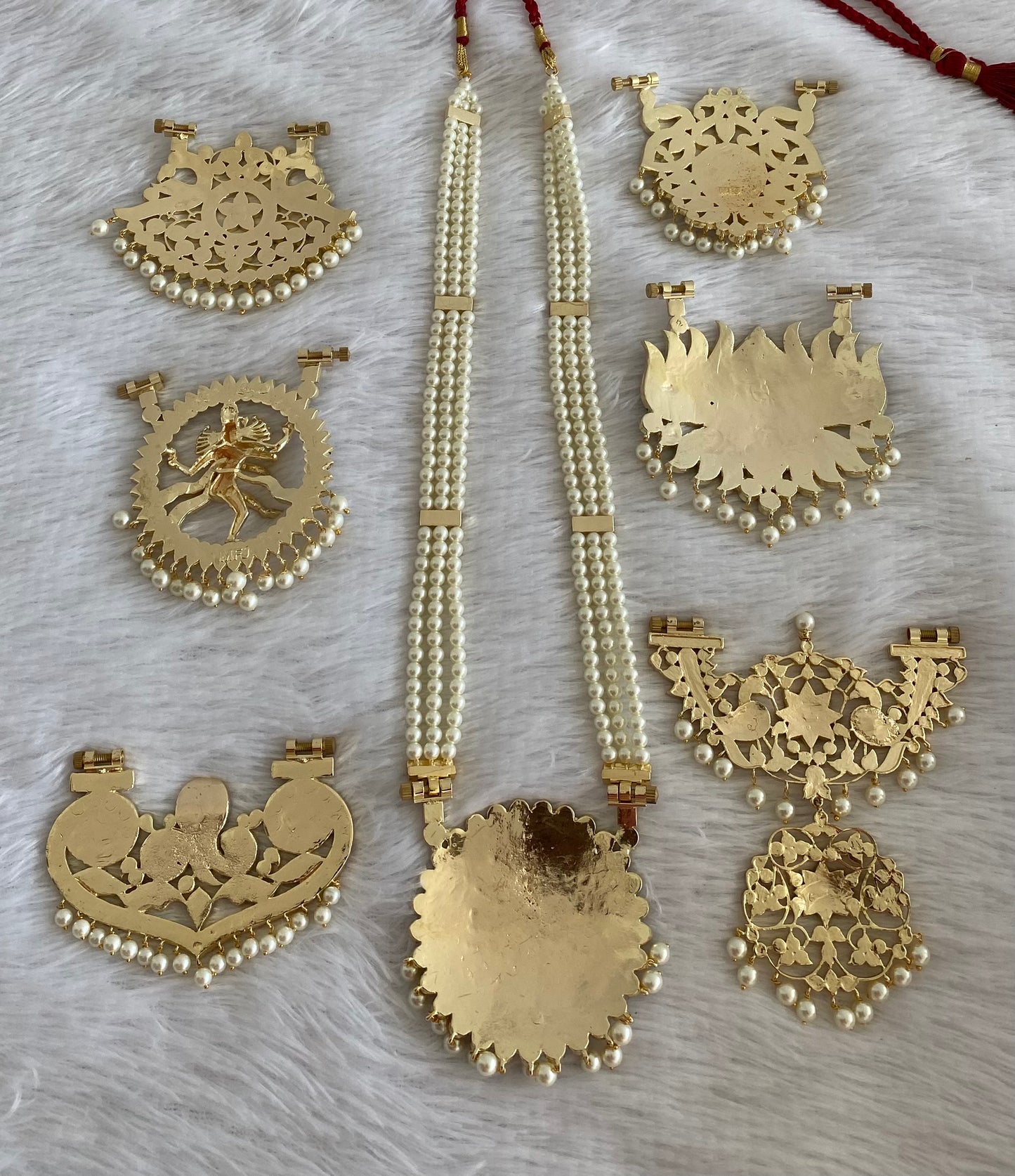 Gold tone precious kemp-green-white pearl haar with 7 interchangeable pendants dj-53380