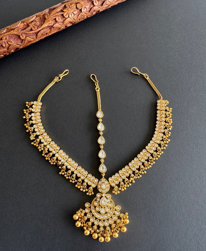 Matte finish white flower maang tikka dj-51378