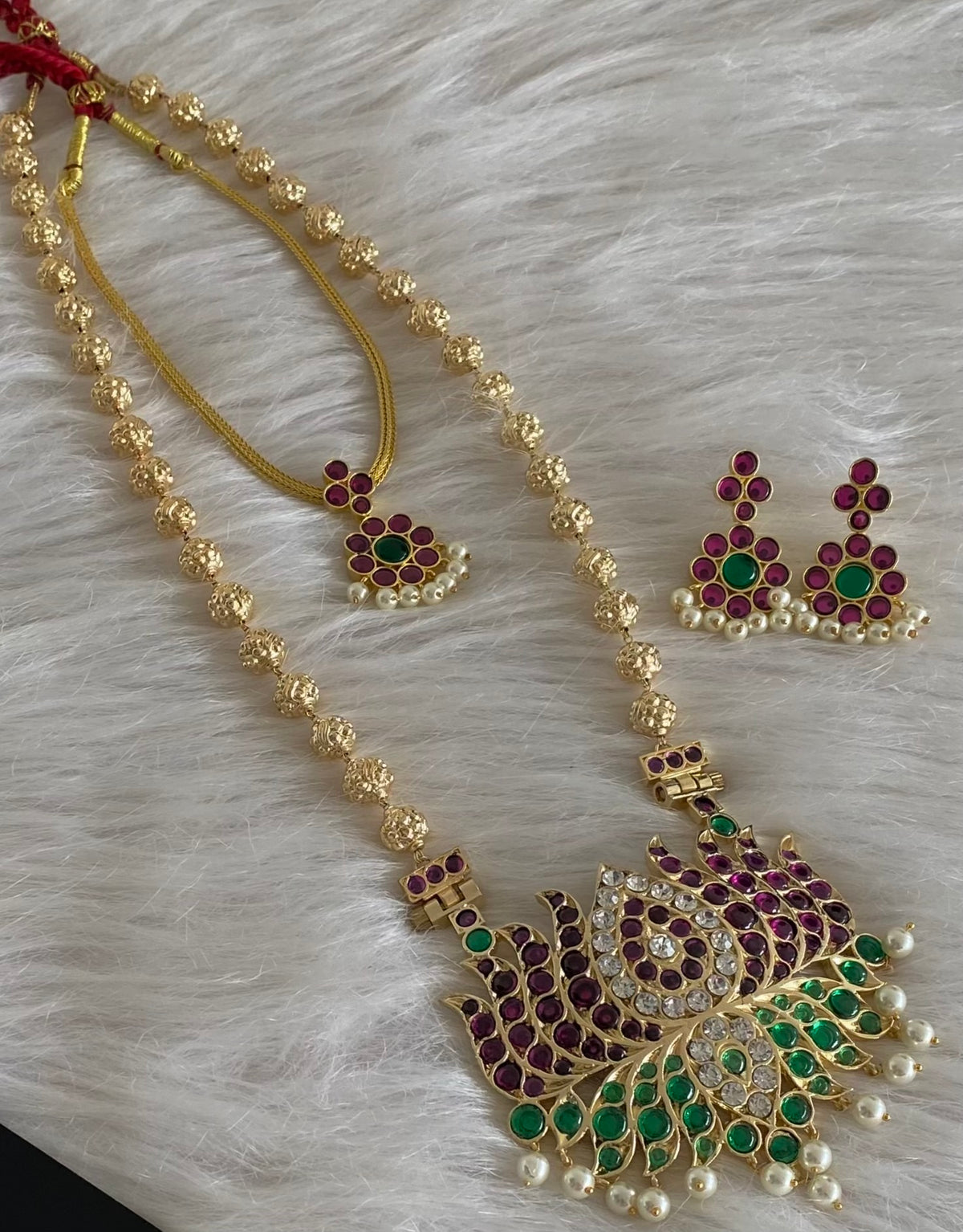 Gold tone precious kemp-green-white pearl lotus nakshi beaded combo set dj-54938