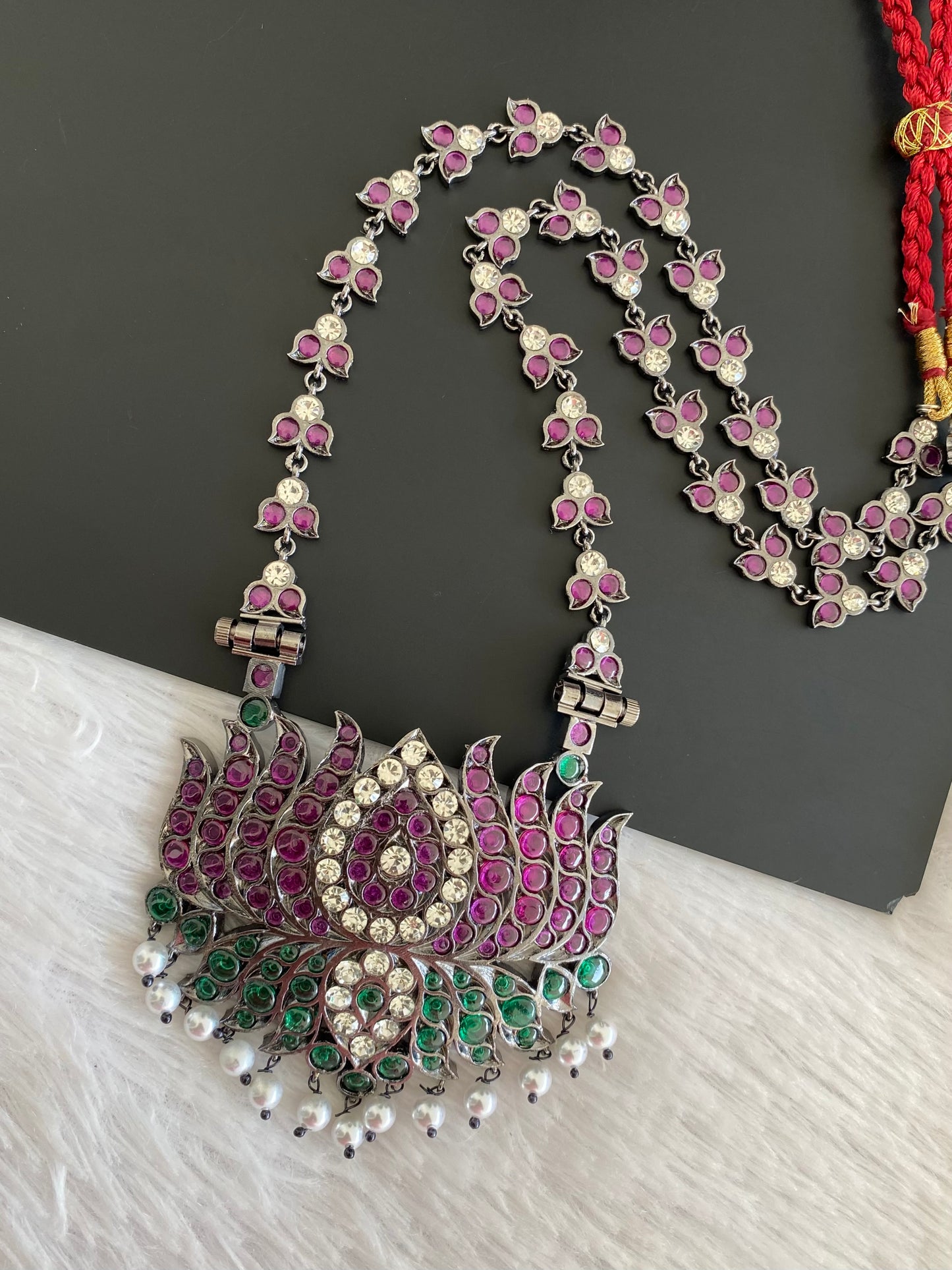 Black finish AD precious kemp-green-white pearl lotus haar Dj-53397