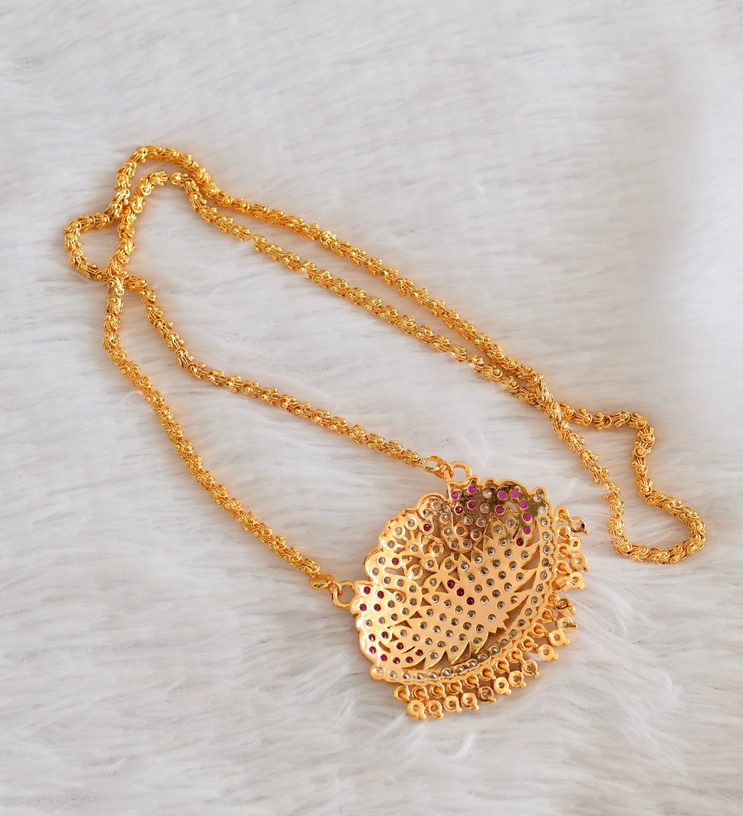 Gold tone AD white-pink swan pendant with chain dj-53321
