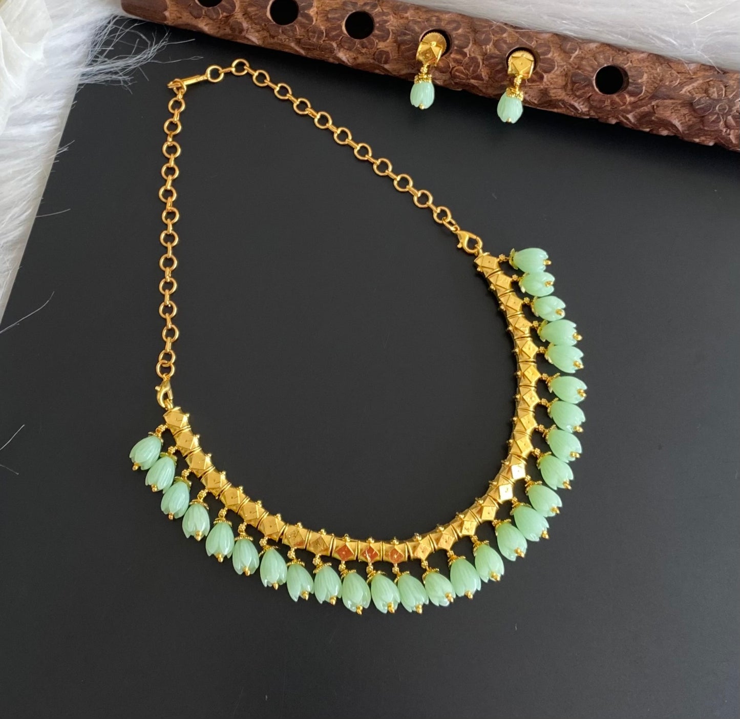Antique gold tone sea green tulip beaded necklace set dj-54215