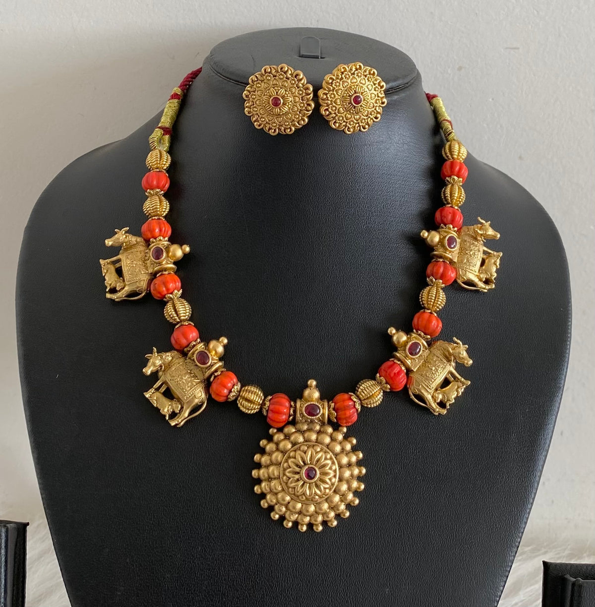 Antique gold tone coral pumpkin beaded kamadhenu necklace set dj-54957