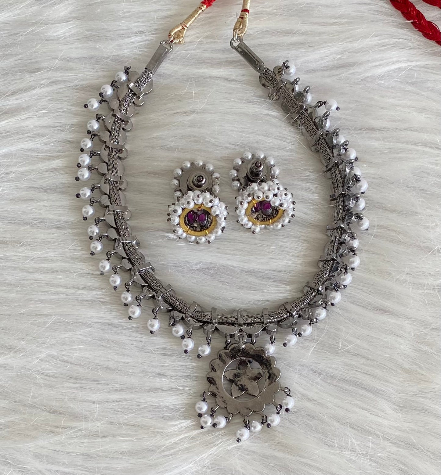 Black finish precious kemp-green pearl attigai necklace set dj-54091