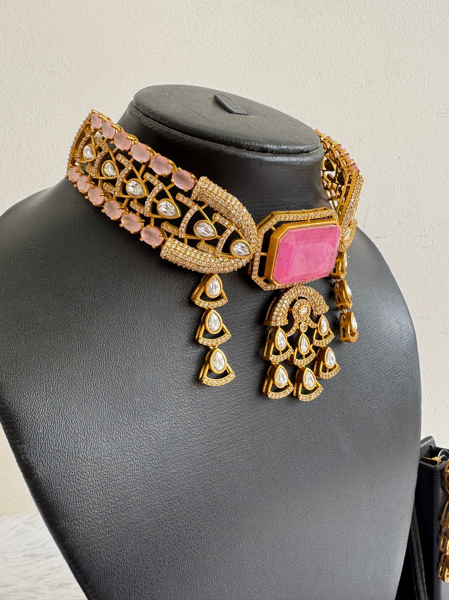 Antique gold tone cz kundan baby pink choker necklace set dj-51076