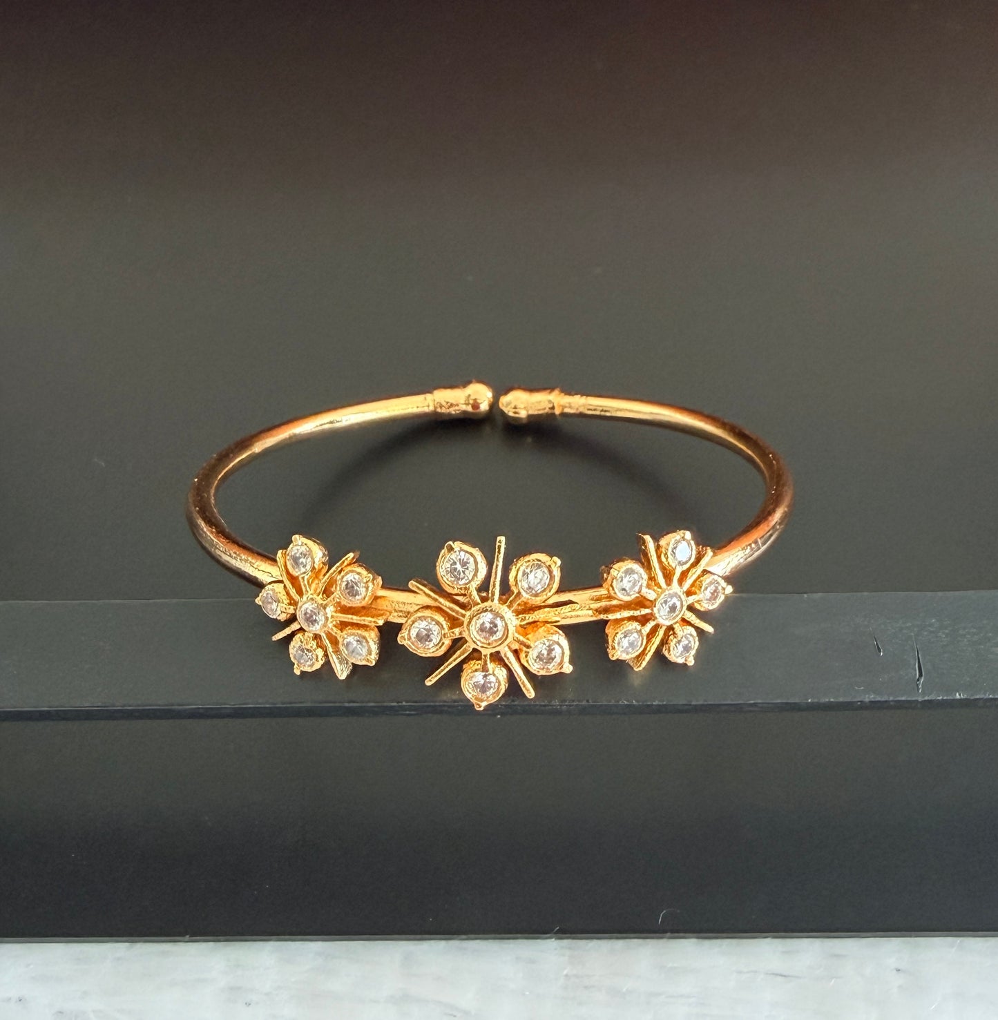 Gold tone AD flower adjustable kada/bangle Dj-53287
