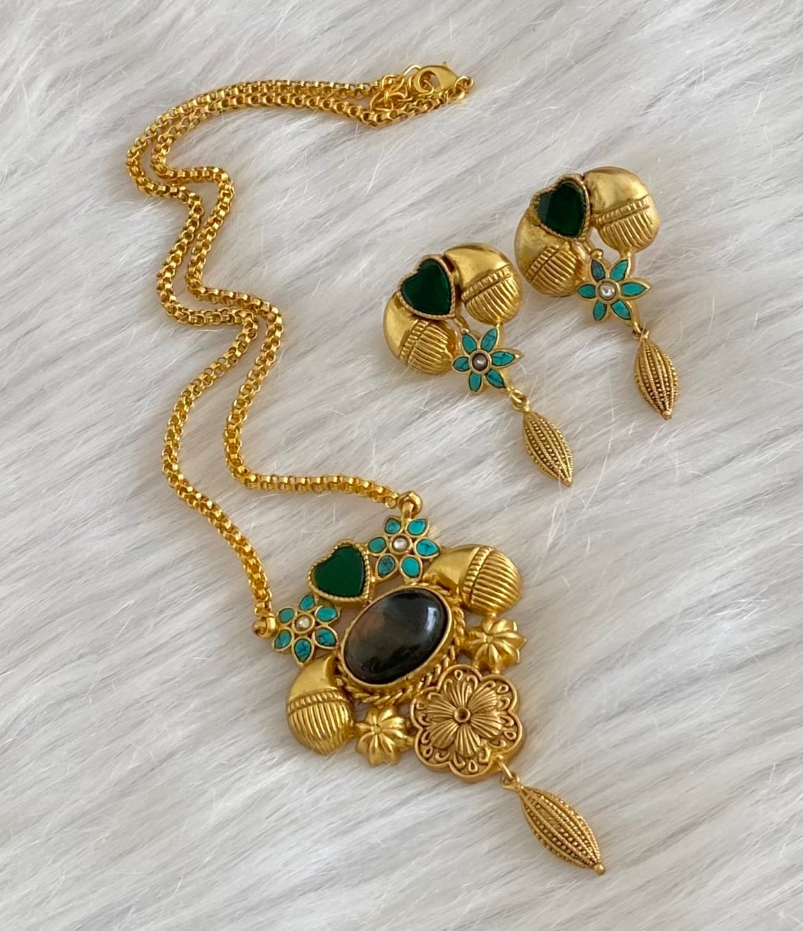 Antique gold tone natural stone turquoise jadau floral necklace set dj-54195