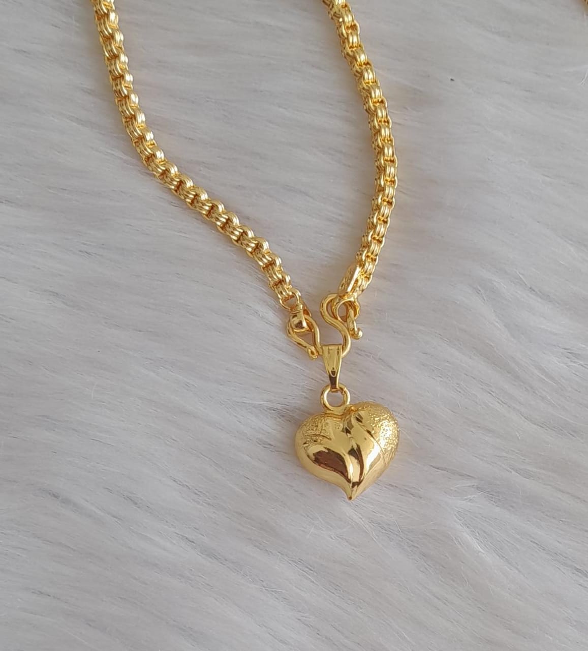 Gold chain with hot sale heart dollar