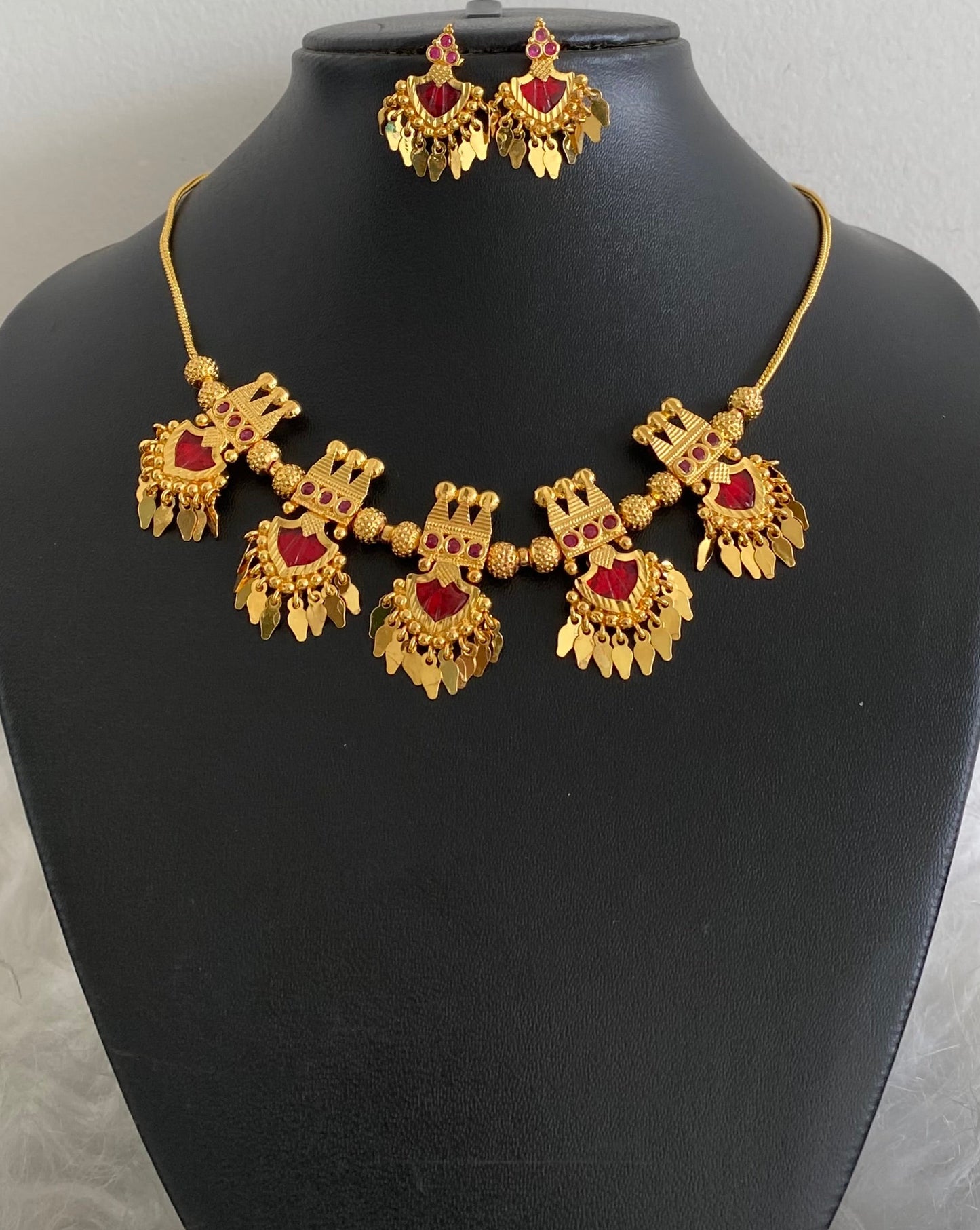 Gold tone kerala style pink-red palakka elakka necklace set dj-54552