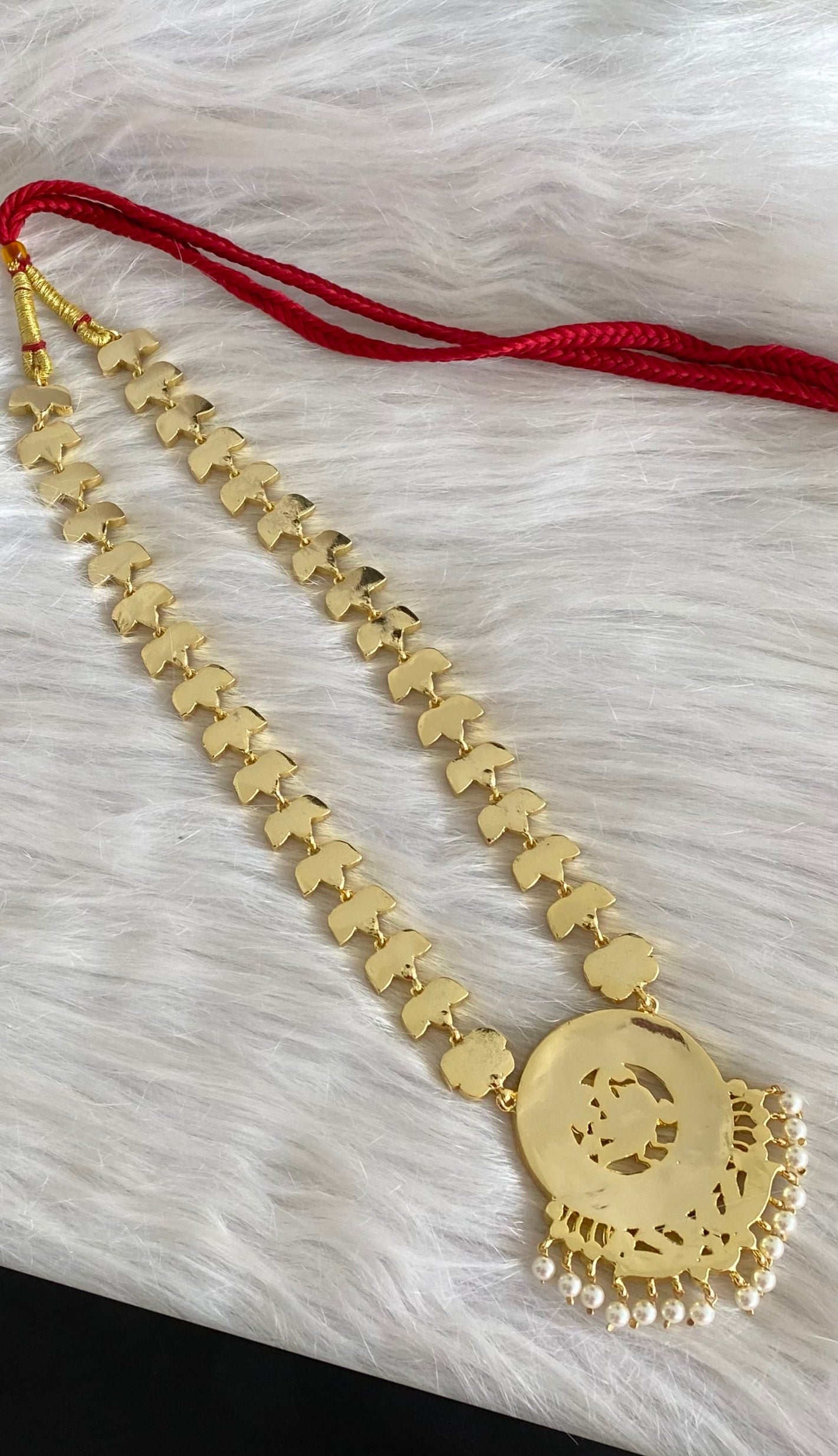 Gold tone precious kemp-green-white round pearl peacock haar dj-53941