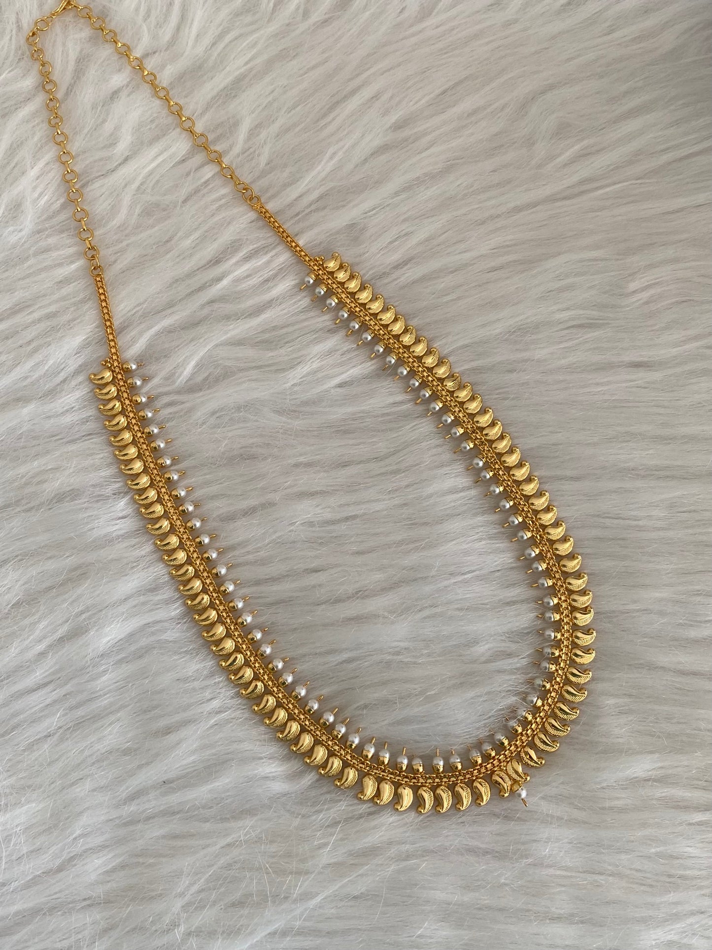 Gold tone kerala style mango pearl short haar dj-54530