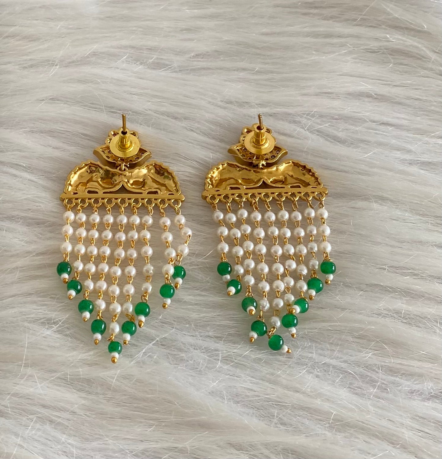 Antique gold tone peacock pearl green beaded earrings dj-54642