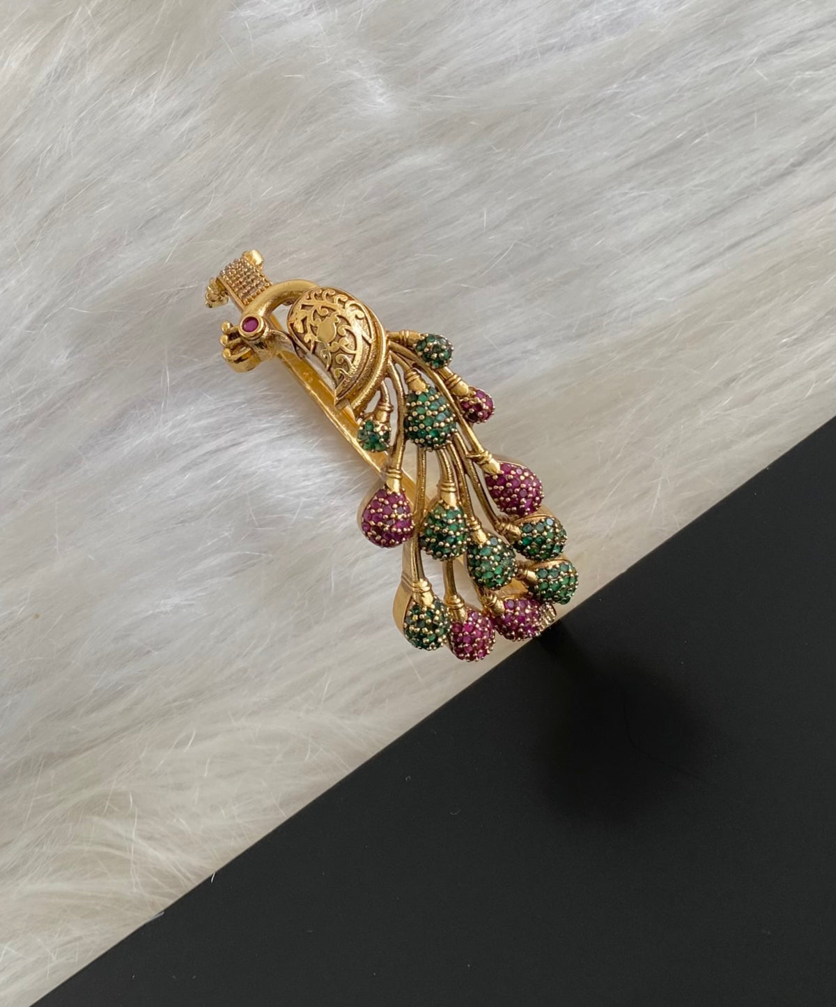 Antique gold tone kemp-green peacock openable kada/bracelet dj-54851
