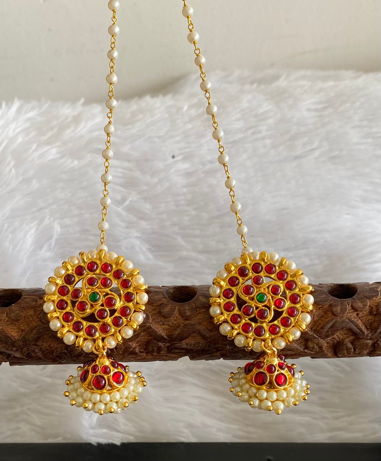 Gold tone kemp-green pearl jhumkka with earrings side chain dj-54373