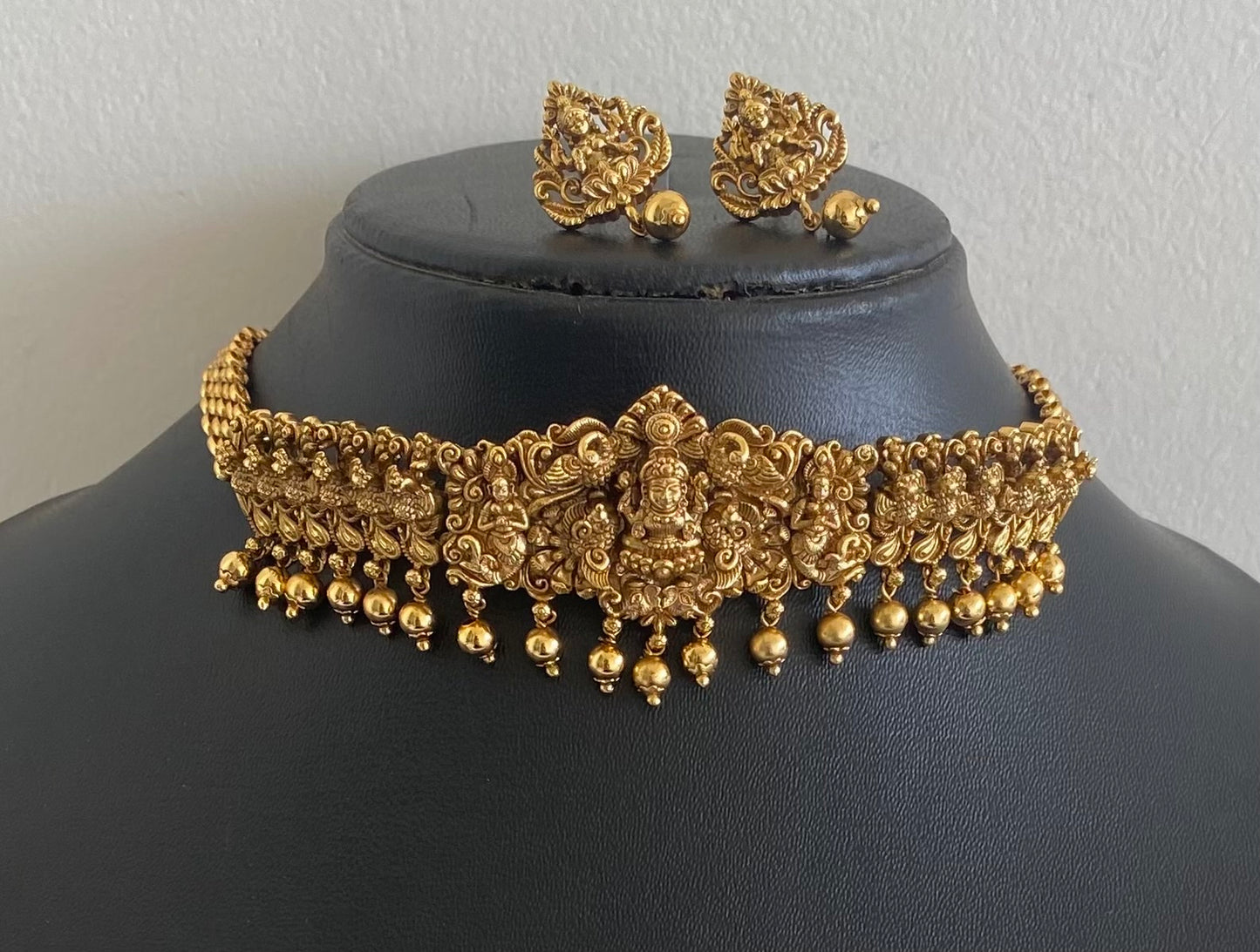Antique gold tone lakshmi peacock choker necklace set dj-54408