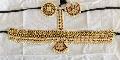Gold tone precious kemp-green-white pearl mango tikka/head set dj-50525