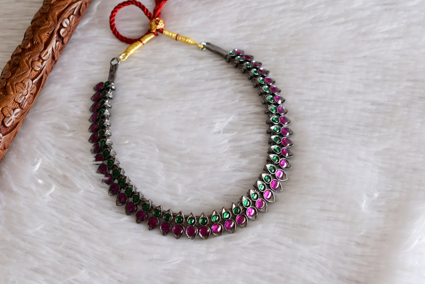 Black finish precious kemp-green necklace dj-51765