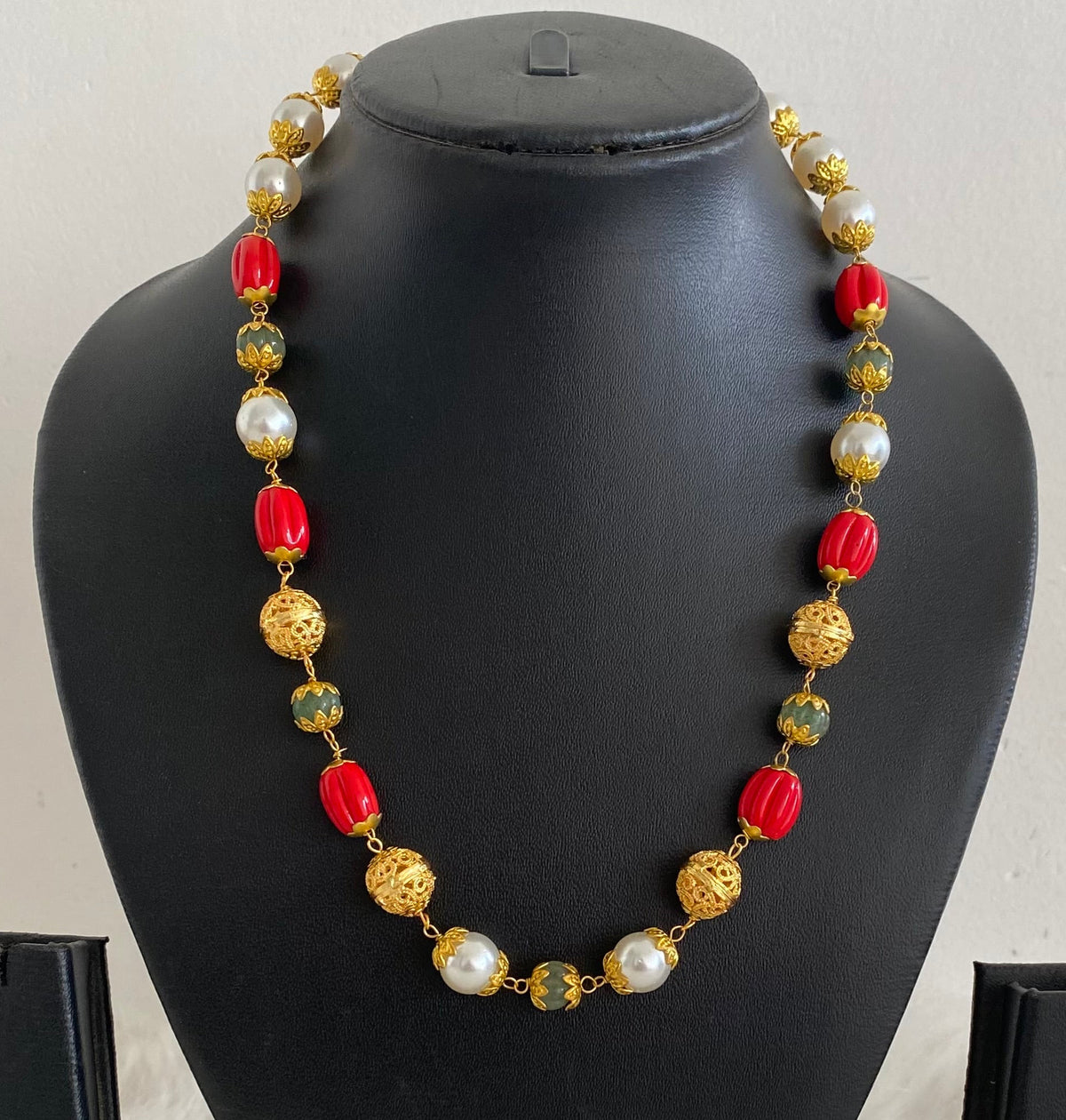 Gold tone coral-pearl gold beaded chain dj-55020