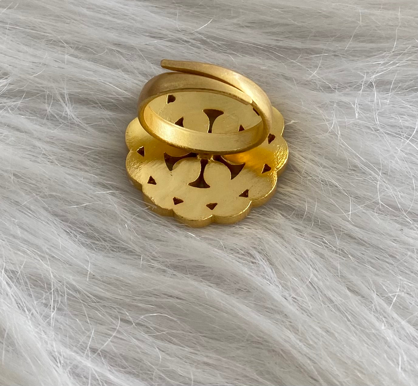 Gold tone pink-green-white kundan jadau round finger ring dj-54320