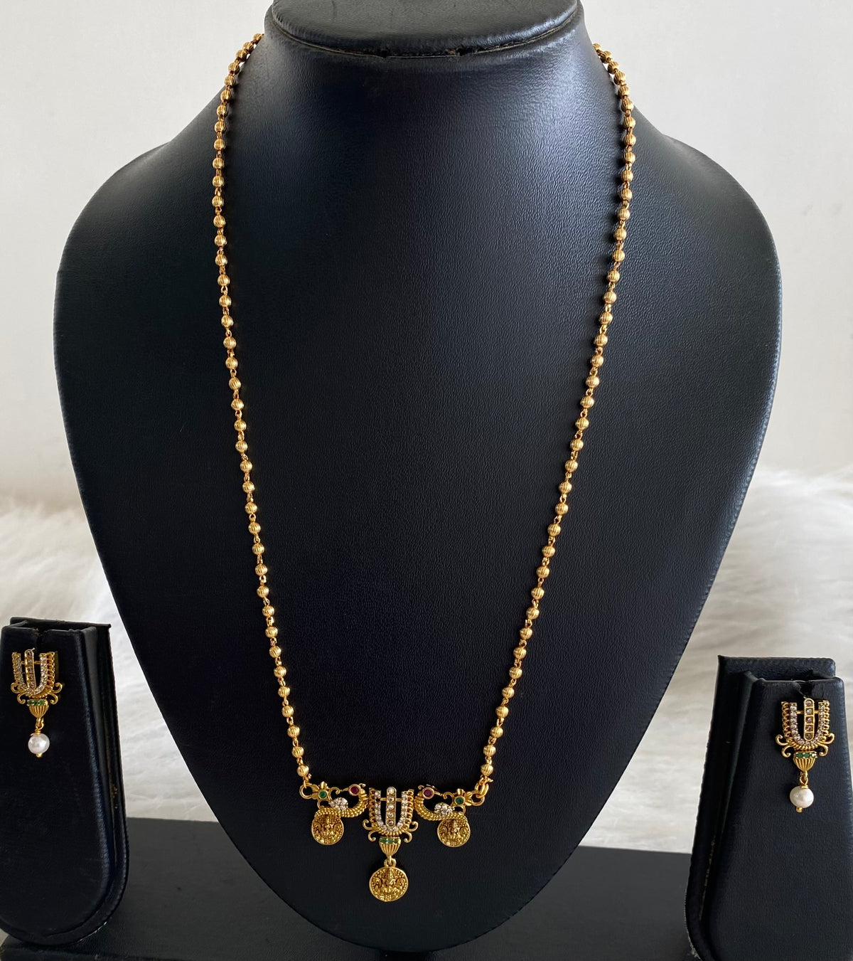 Antique gold tone 18 inches chain thirumal nama-peacock-lakshmi pendant set dj-55008