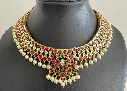 Gold tone precious kemp-green-white pearl bead choker necklace dj-51185