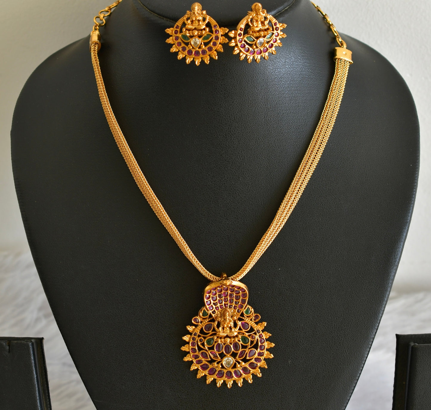 Matte finish kemp-green Naga Lakshmi pendant necklace set dj-51819
