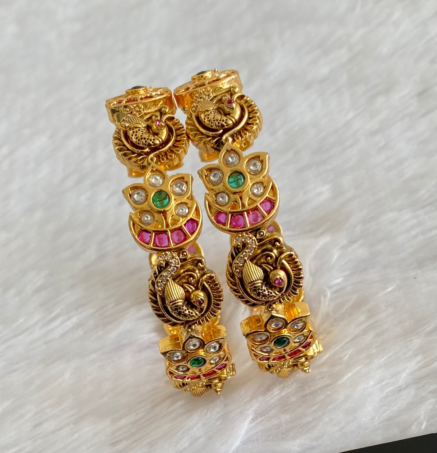 Antique gold tone kemp-green-white stone peacock flower bangles(2.4) dj-53437