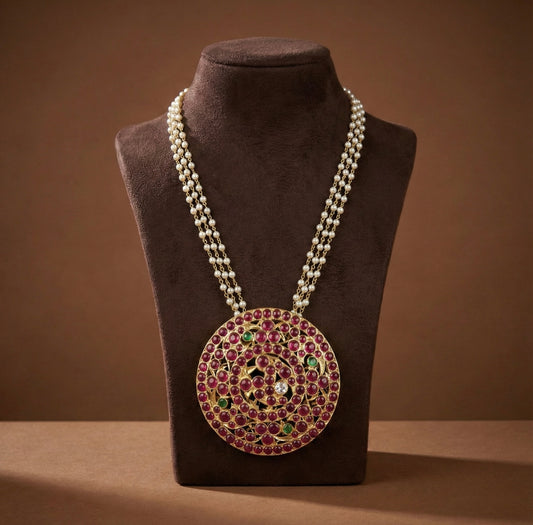 Gold tone semi precious kemp-green big round pendant with 18 inches pearl chain dj-52622