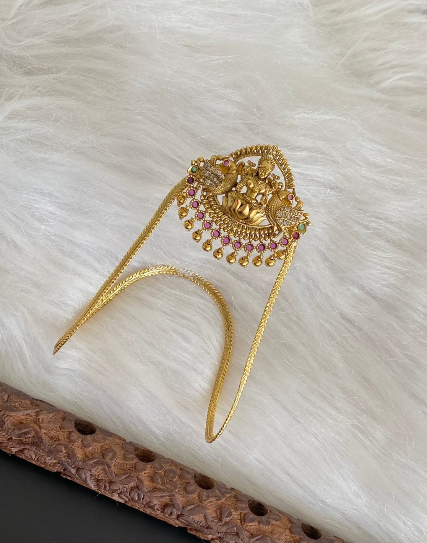 Antique gold tone kemp-green-white lakshmi peacock vanki/bajuband dj-54473