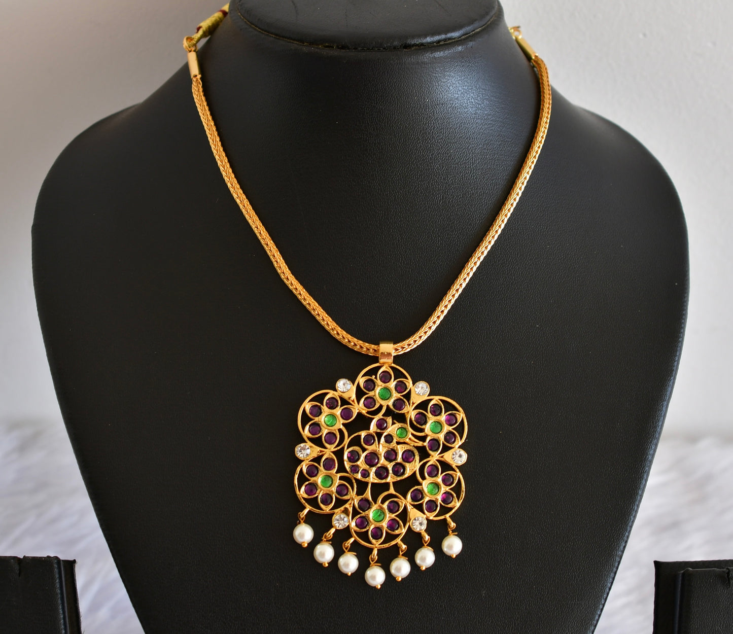 Gold tone precious kemp-green pearl swan necklace dj-52253