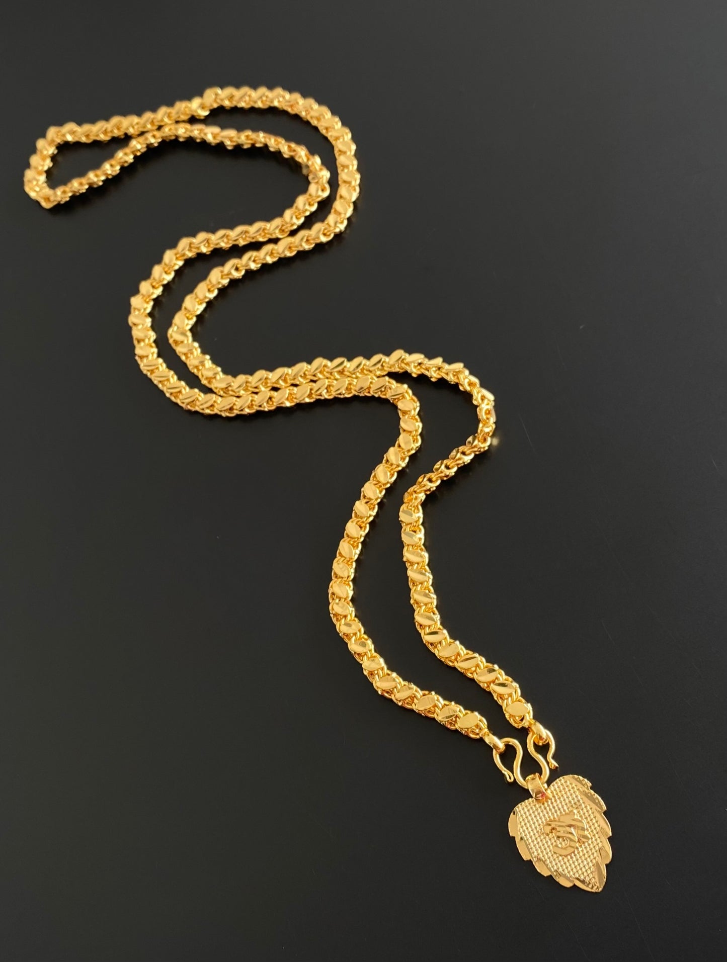 Gold tone 24 inches chain with om pendant dj-54382