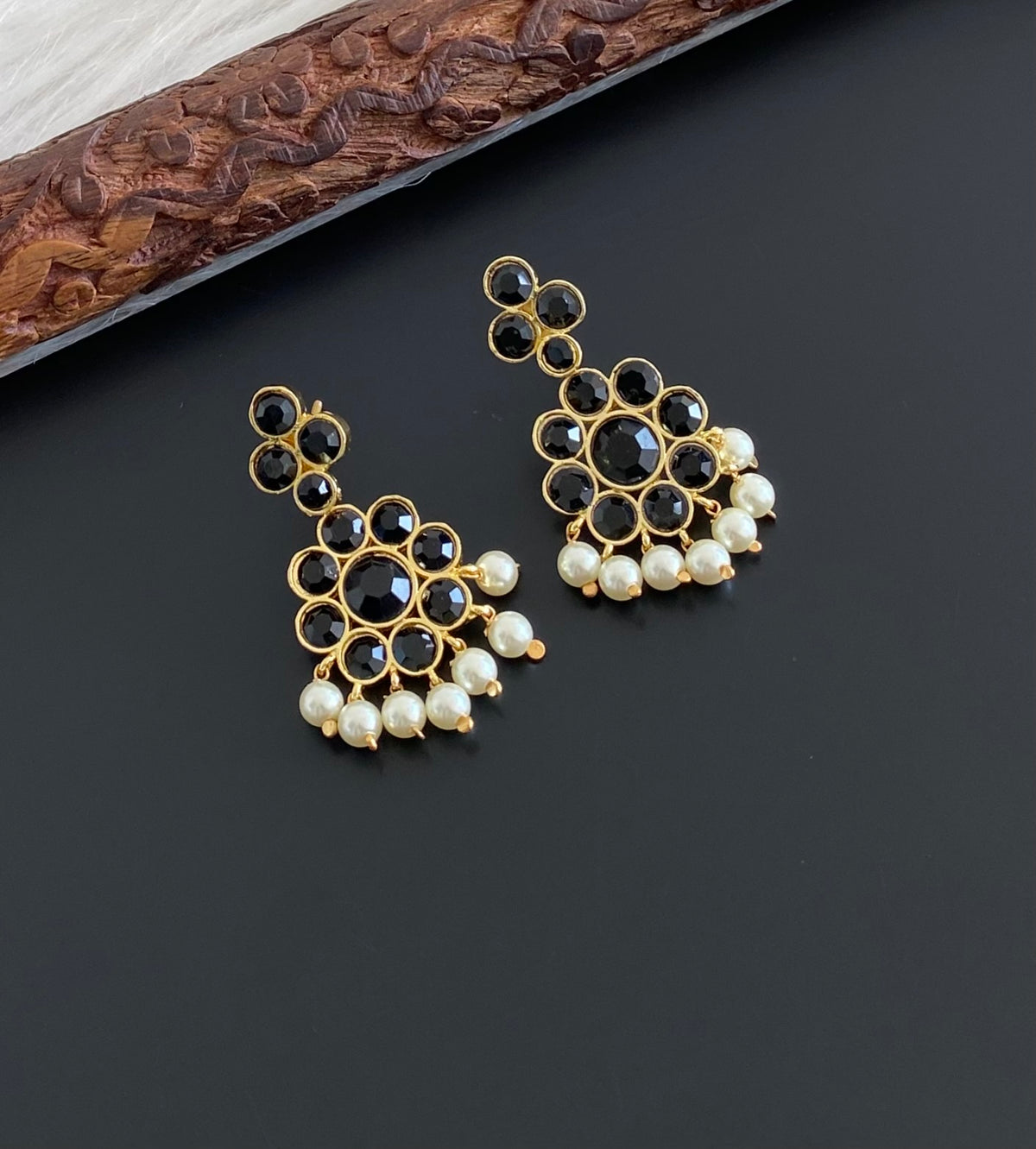 Gold tone AD black stone pearl flower earrings dj-55139