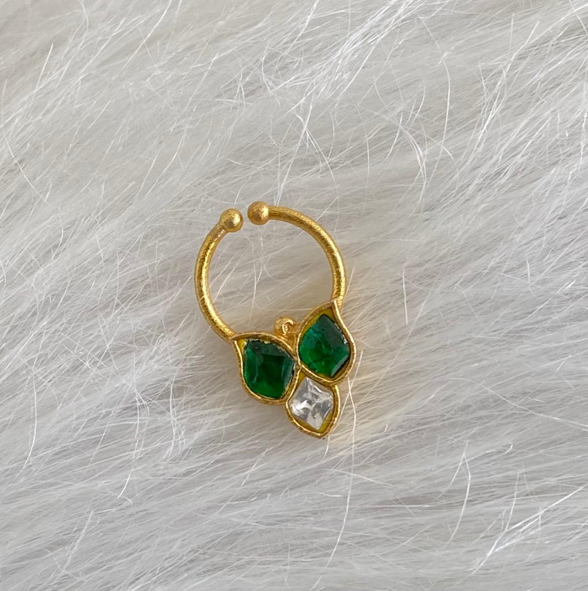 Gold tone kundan jadau green-white stone nose pin/bulakku dj-53745