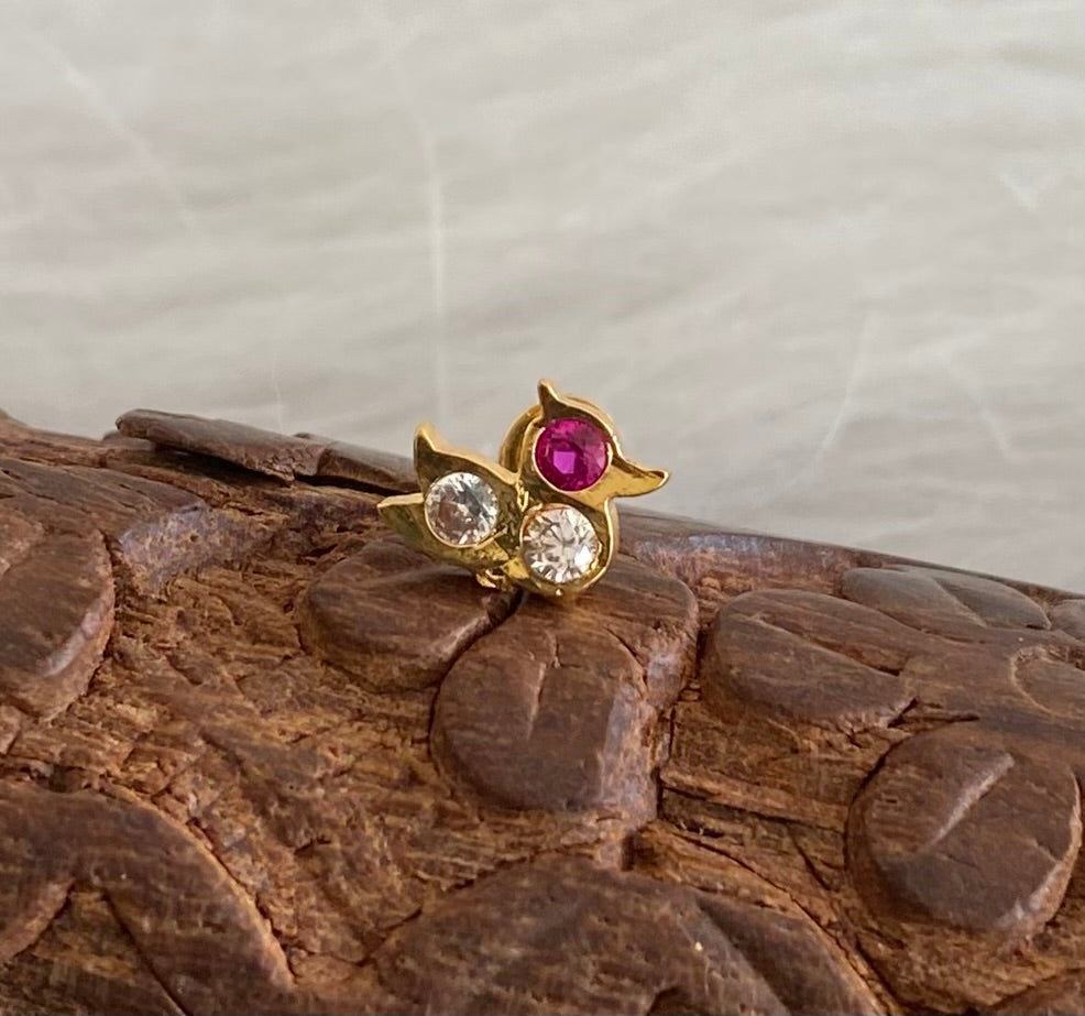 Gold tone pink-white stone small swan nose pin dj-53731