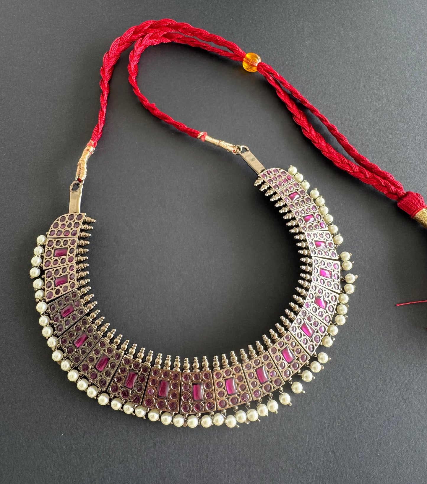 Black finish precious kemp-green pearl poothali necklace Dj-51445