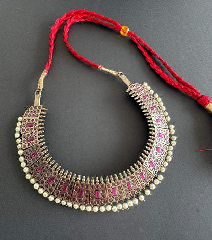 Black finish precious kemp-green pearl poothali necklace Dj-51445