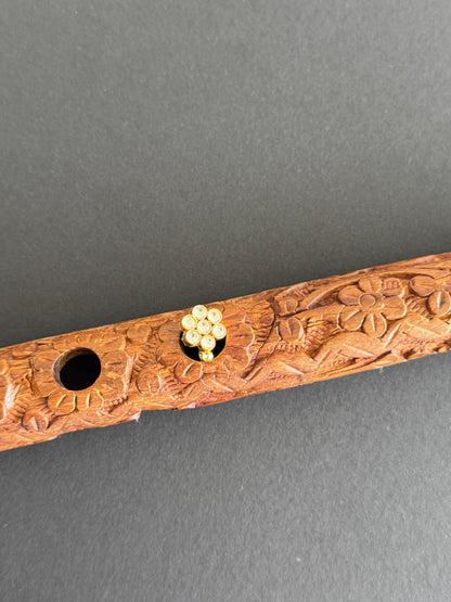 Gold tone white kundan jadau flower Nose Pin Dj-51422