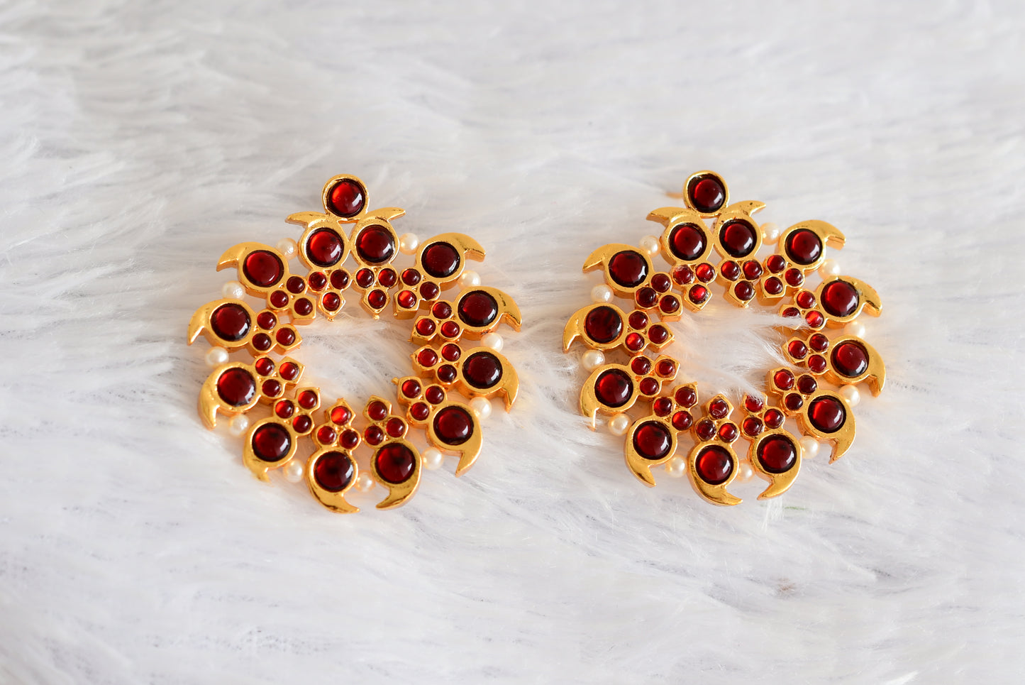 Gold tone maroon pearl mango big earrings dj-52360
