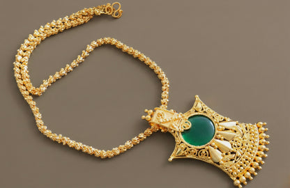 Gold Tone kerala style green pendant With chain DJ33273